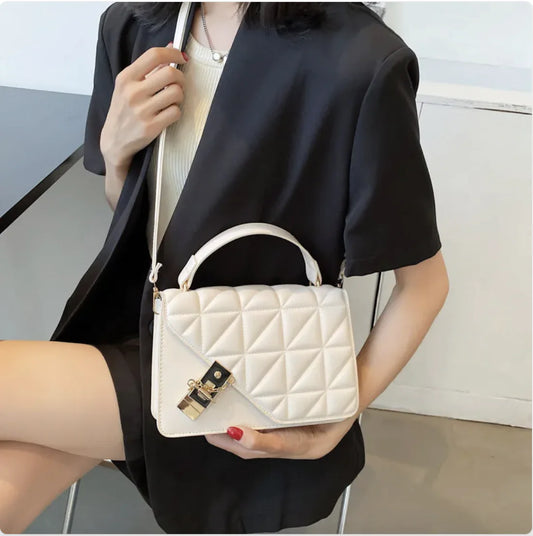 Chic Rhombus Pattern Shoulder Bag