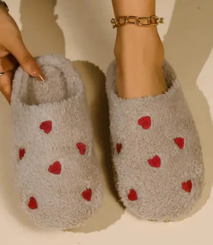 Cushy Heart Top Fluffy Slippers